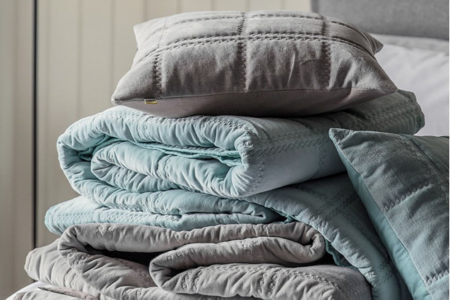 Pinch or double click to zoom Quilted Cotton Soft Touch Bedspread