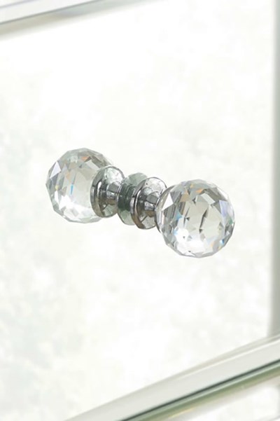 Valencia 5 Drawer Chest